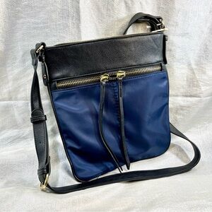 Sondra Robert’s Squared Crossbody Nylon Flat Travel purse/bag